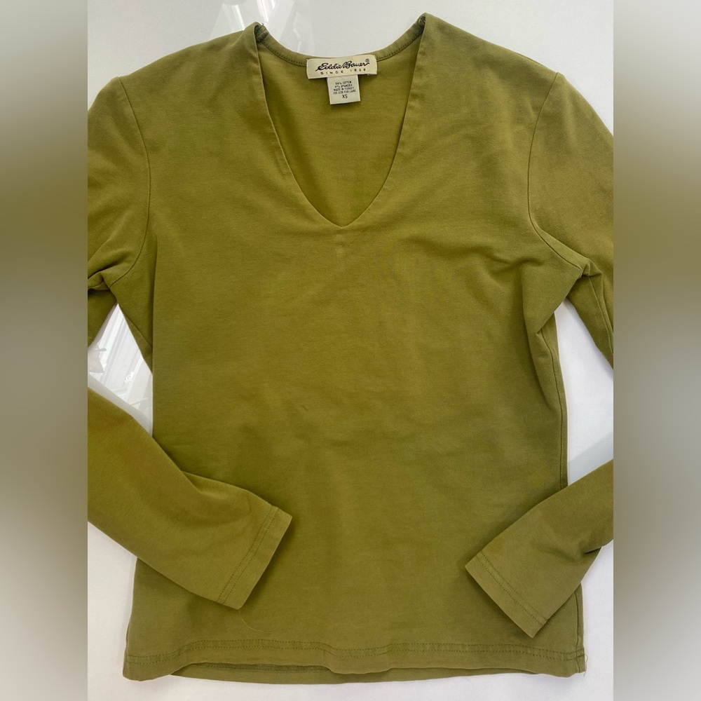 Eddie Bauer long sleeve green tight top.